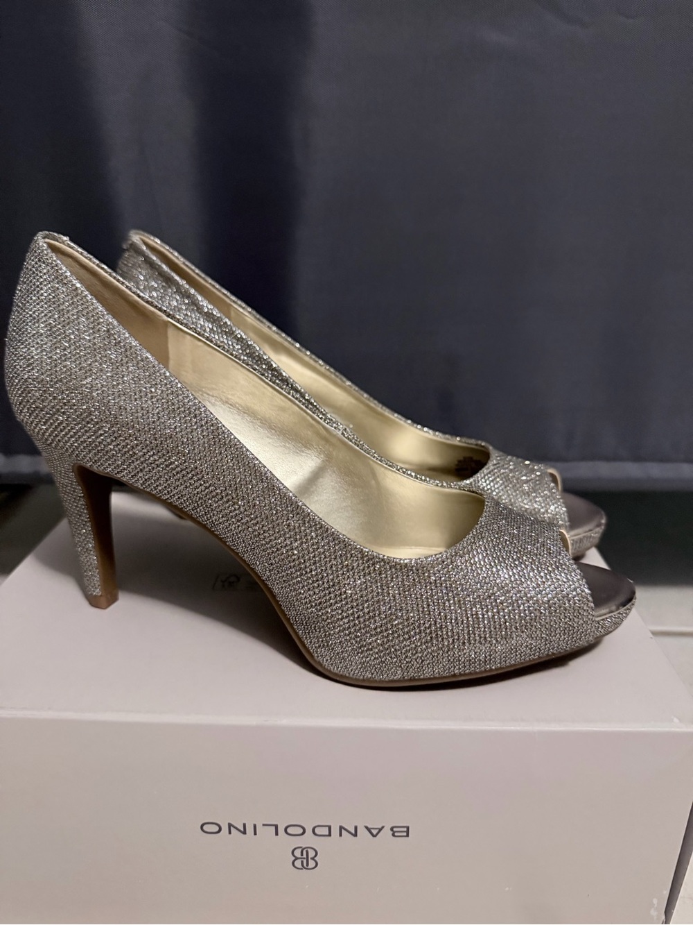 Bandolino Gold/Silver Glitter Peep Toe Heels